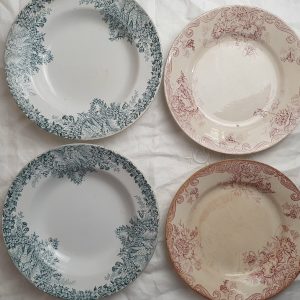 Composition 4 assiettes anciennes Terre de fer Colombier et Pavots