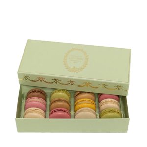 Ladurée – Coffret de 12 macarons « Intemporel » Vert