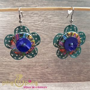Boucles d’oreilles fantaisie en nacre bleue, résine et métal vert de 50 oneShot