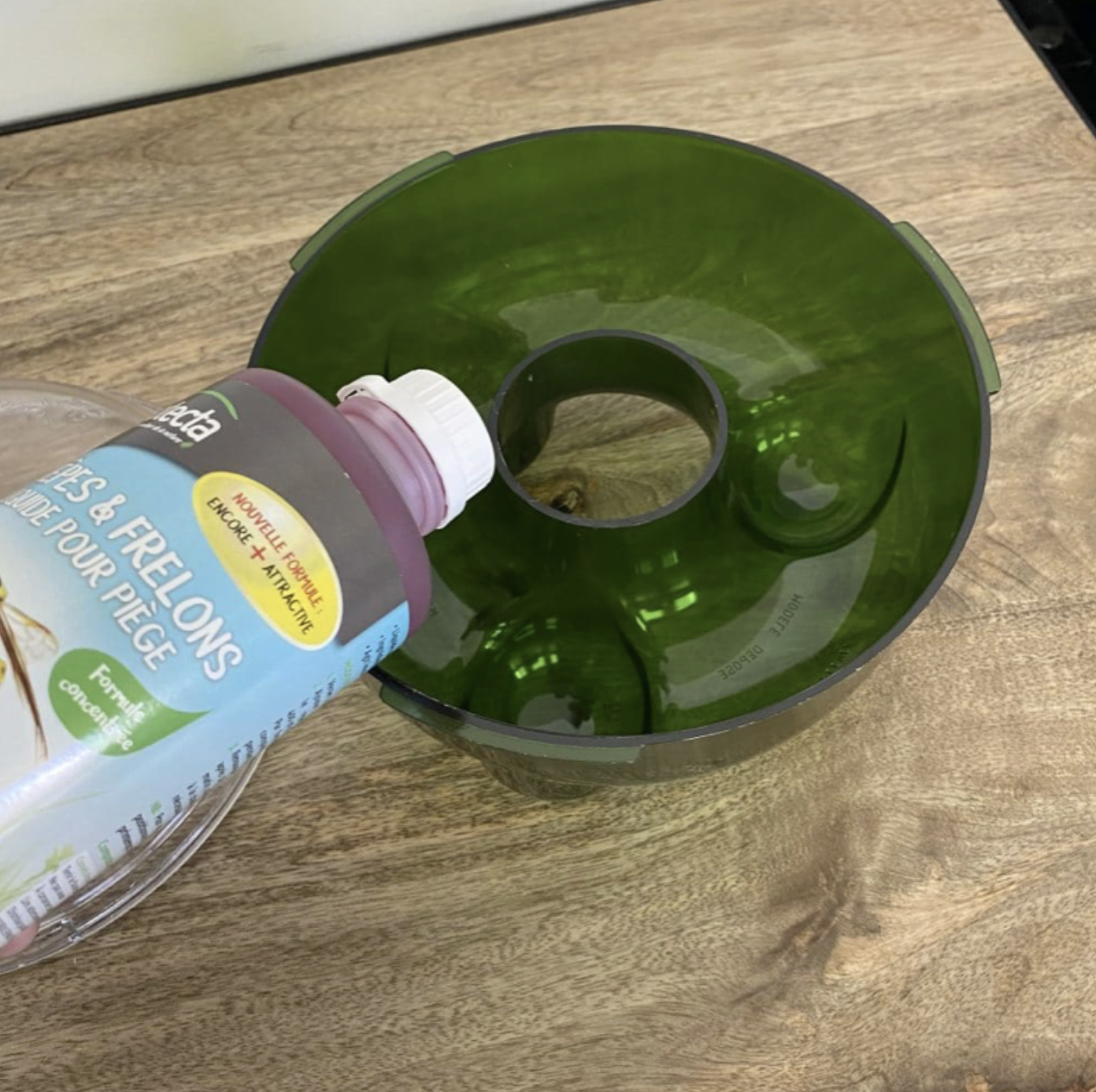 Pack de six liquides pour pièges à guêpes – Image 3