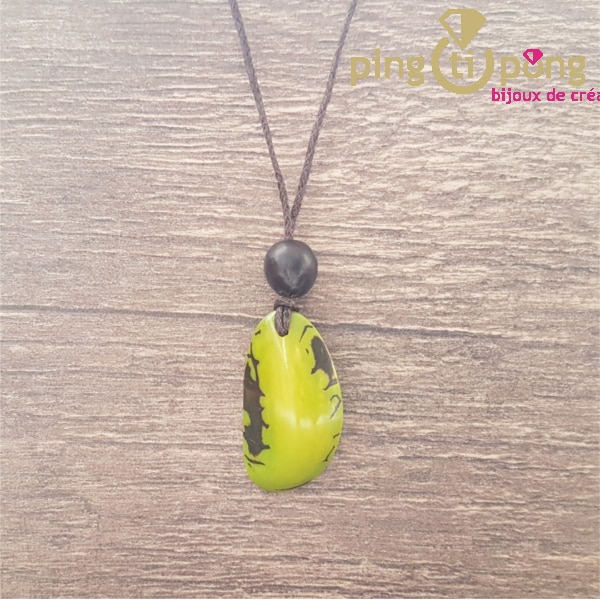 Collier en ivoire végétal vert brillant et lien en coton ciré – Image 2