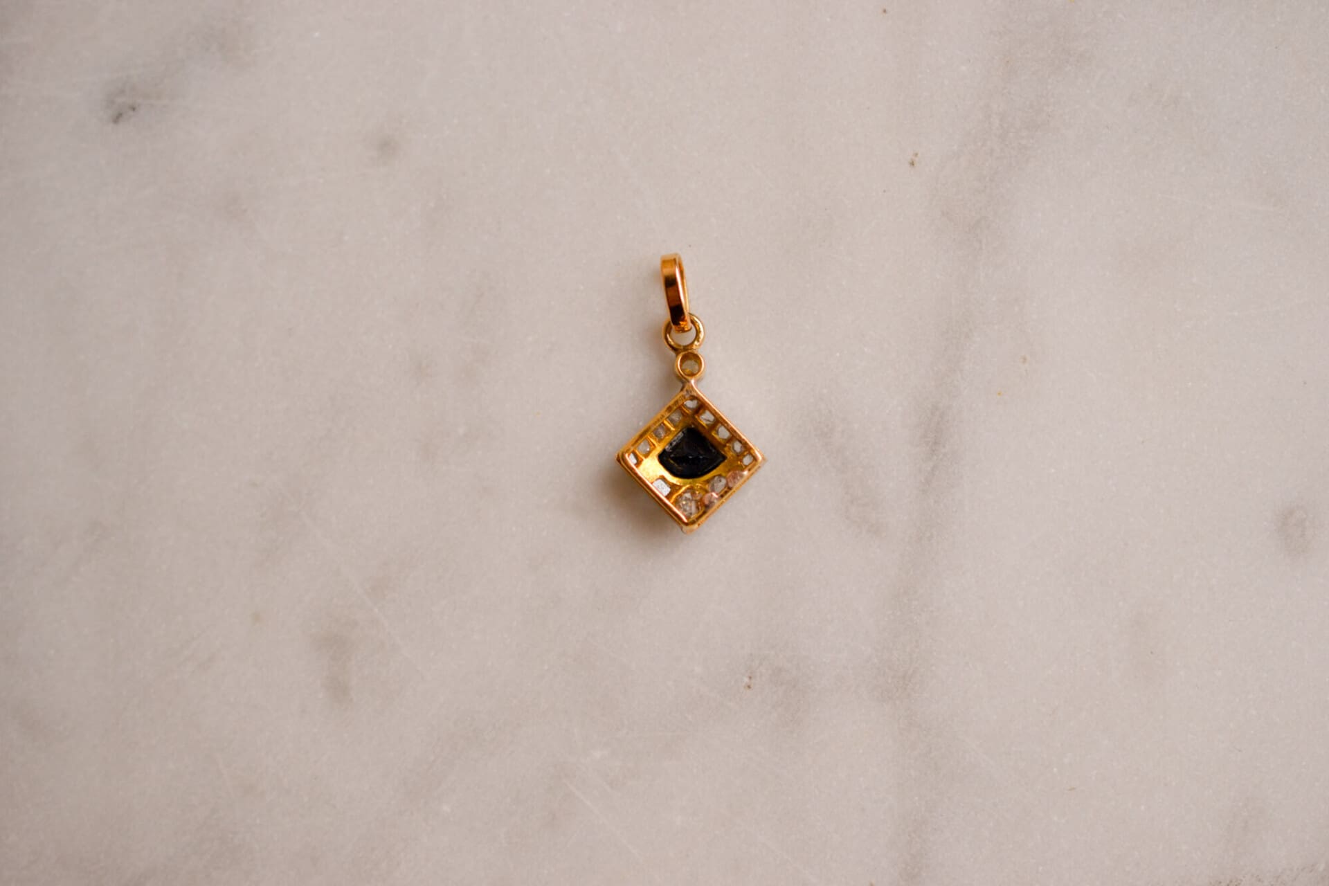 Pendentif Art Déco Saphir et Diamants – Image 3