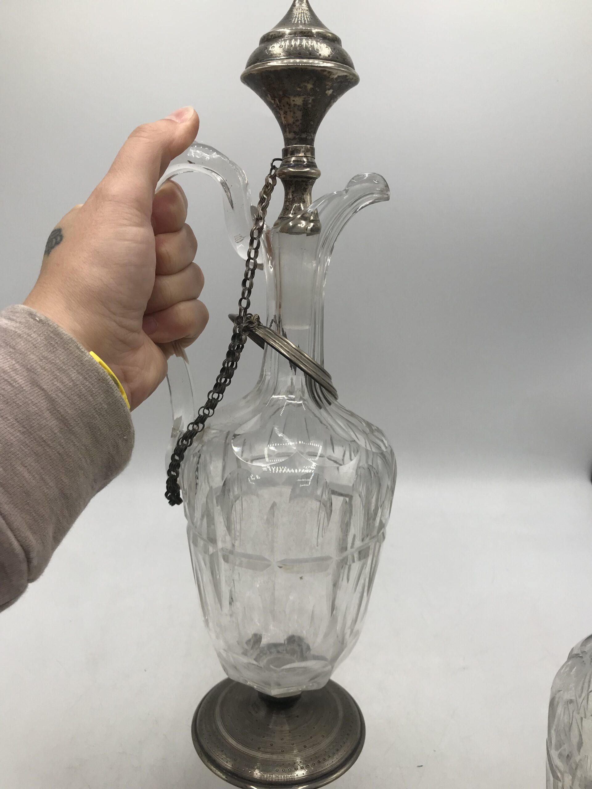 Lot de 2 aiguières Néo-renaissance – Image 7