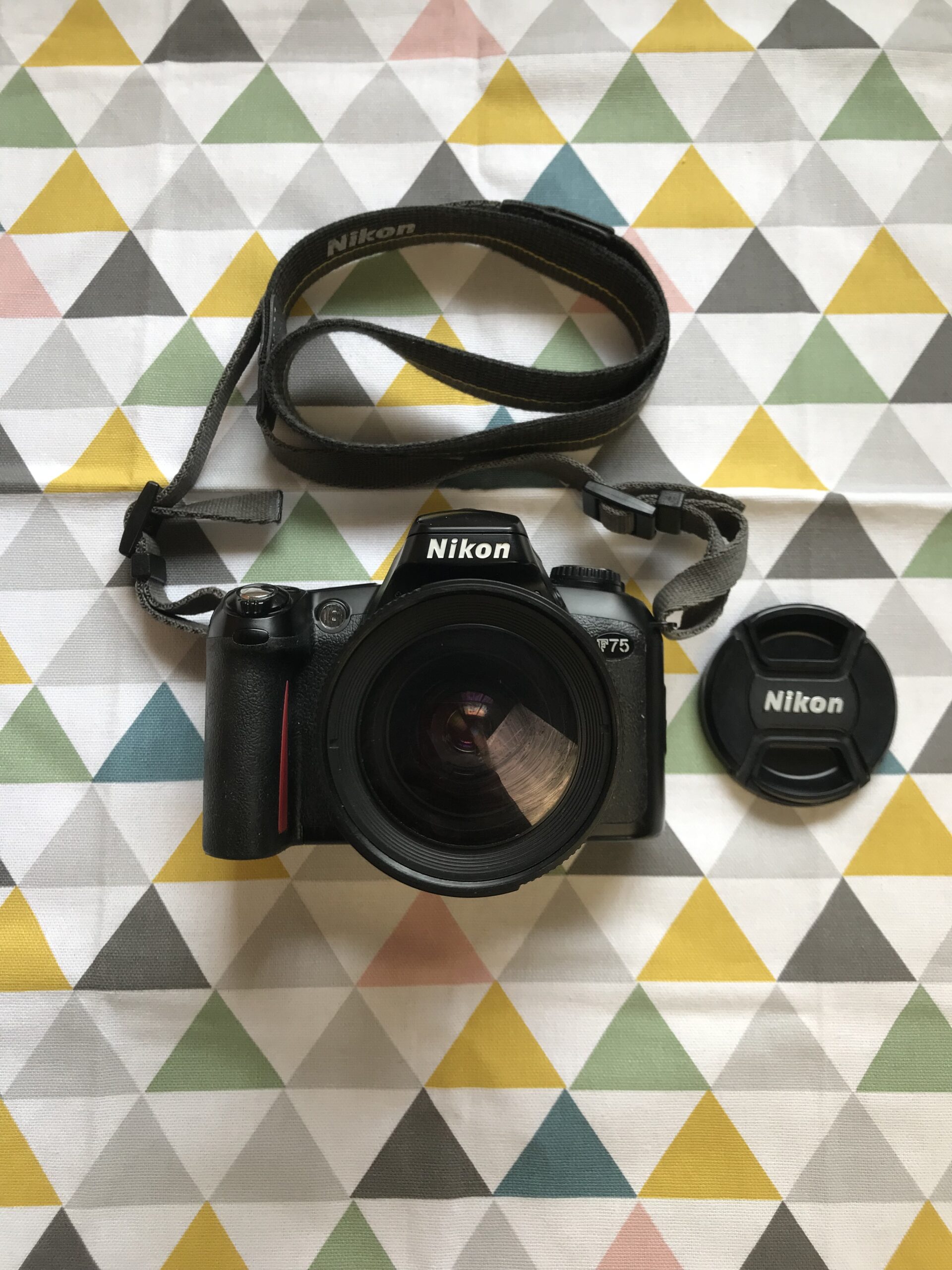 Appareil photo NIKON F75