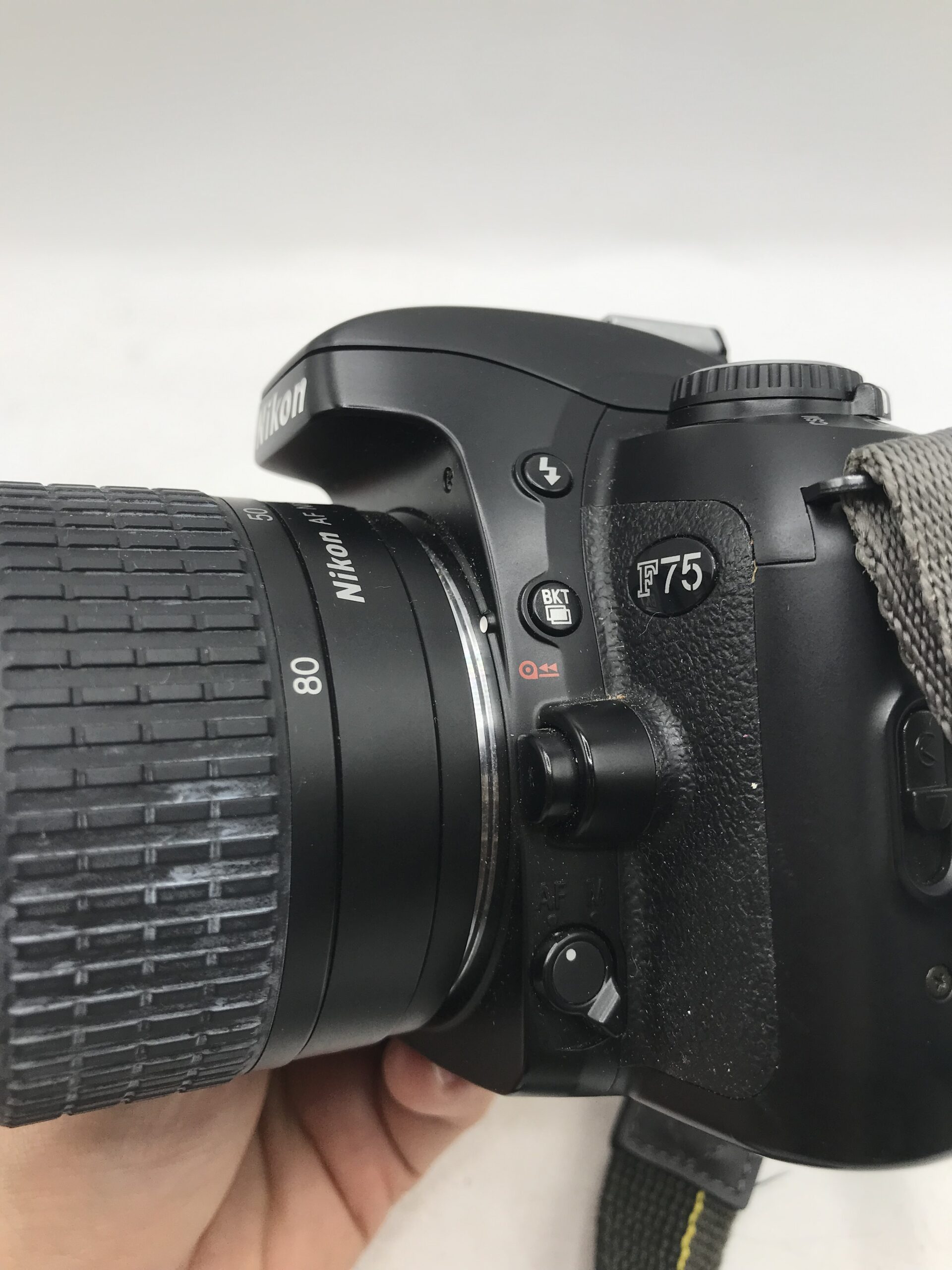 Appareil photo NIKON F75 – Image 7