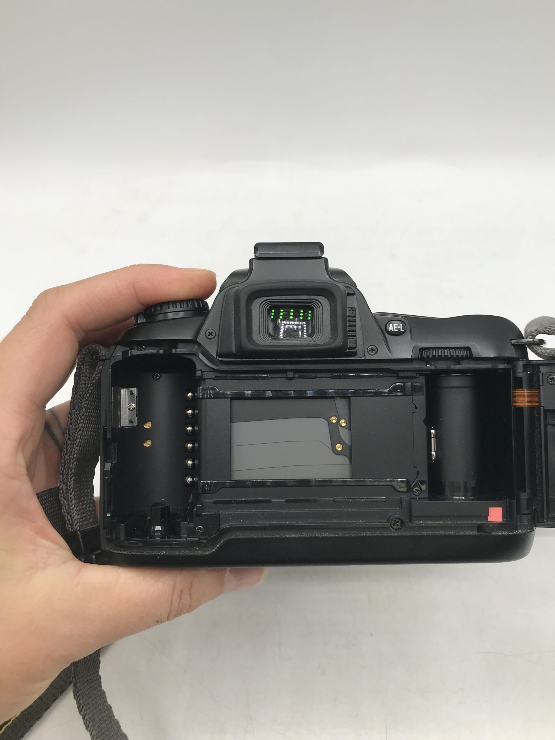 Appareil photo NIKON F75 – Image 8