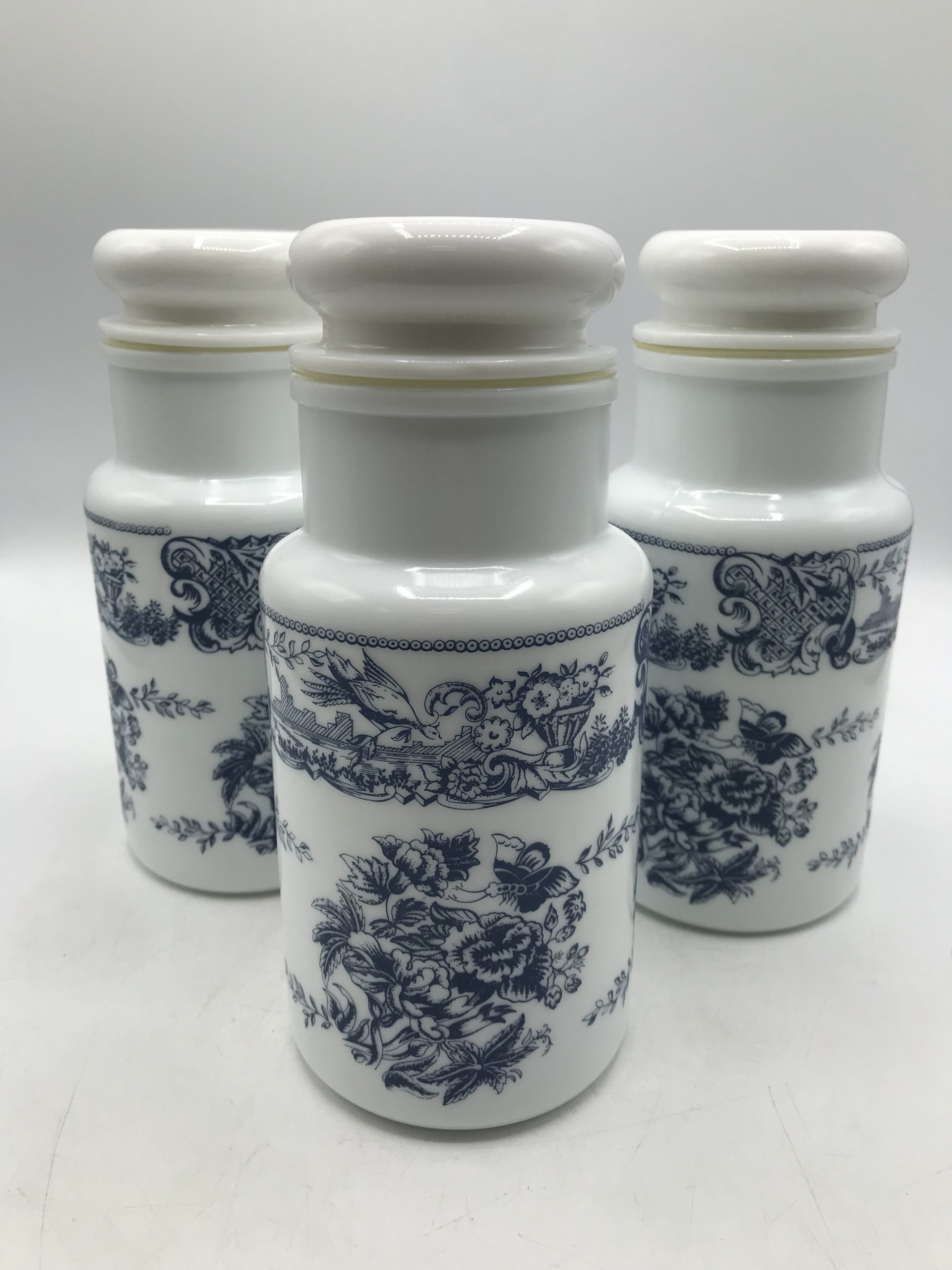 Lot de 3 bocaux vintage en opaline – Image 3