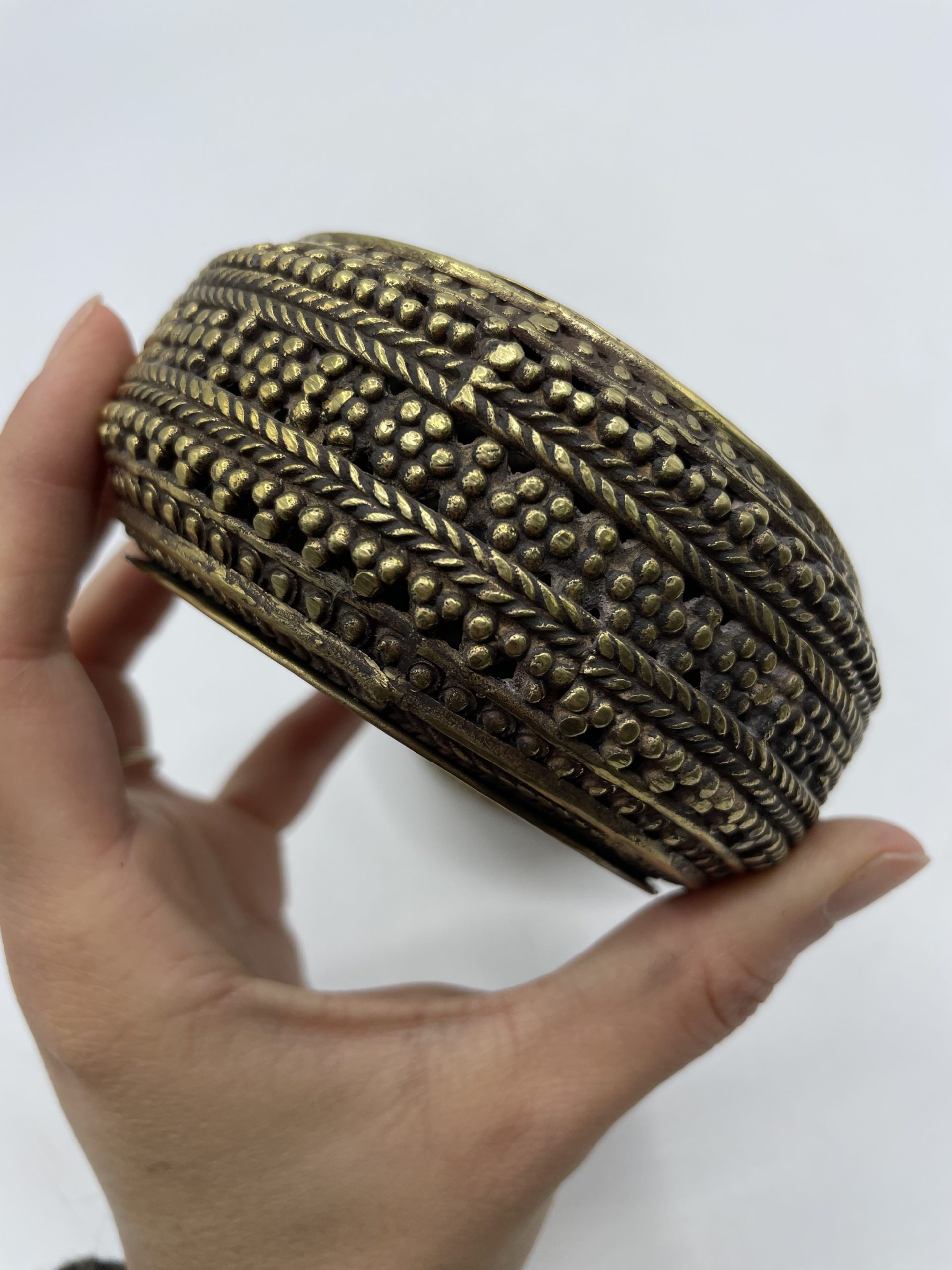 Duo de jolies boîtes artisanales en laiton orientale – Image 6