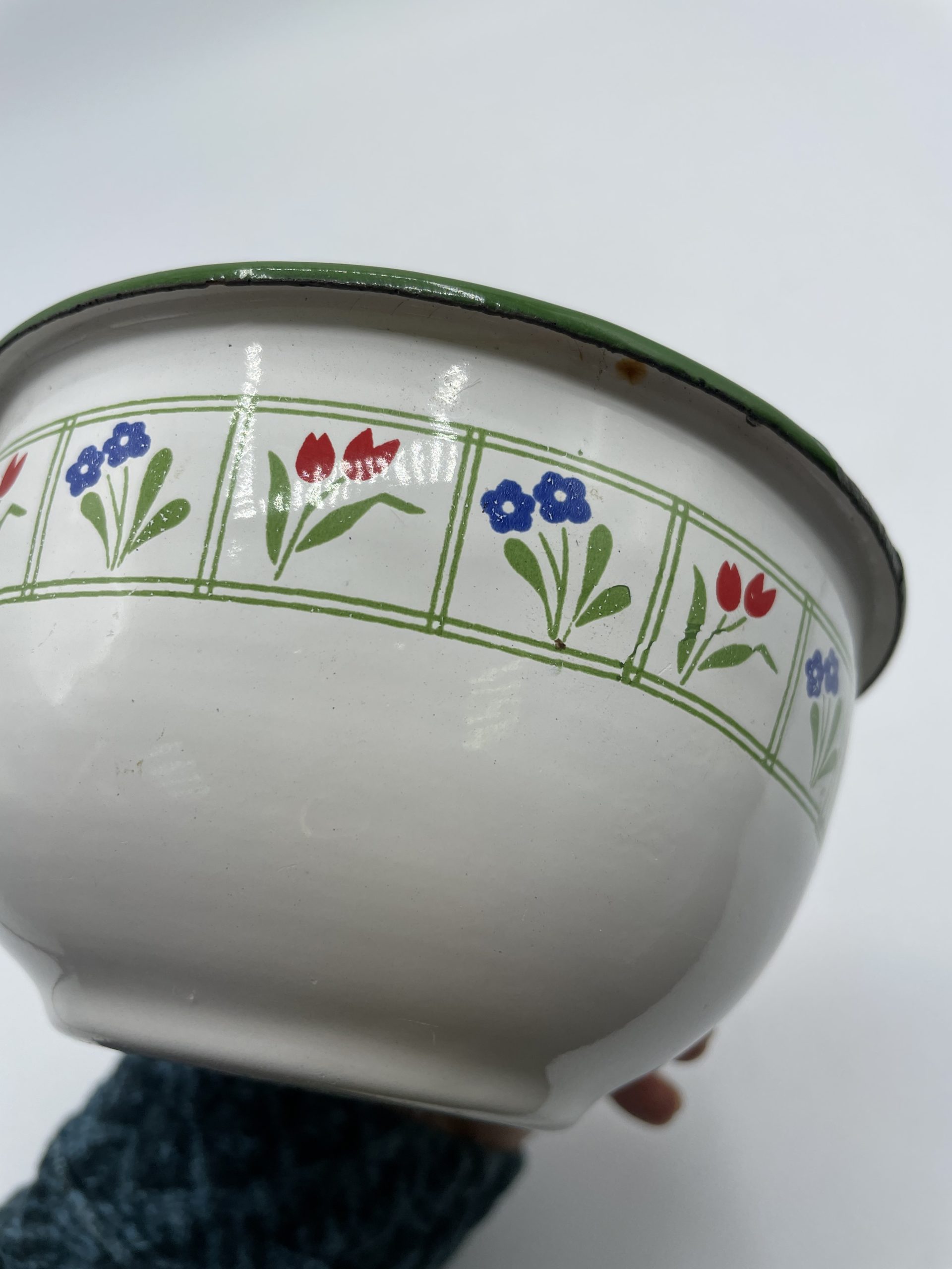 Petit bol vintage en métal émaillé – Image 5