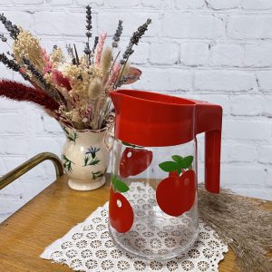 Carafe verre et plastique rouge vintage retro décor pommes Henkel Hermeverre