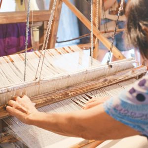 Initiez-vous au tissage sur un petit cadre à tisser