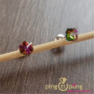 Bijou Spark en argent et cristal de Swarovski petit cube blanc aux reflets « vitrail »