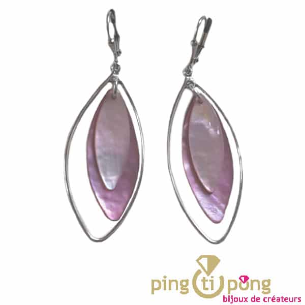 Boucles pendantes en argent et nacre rose LA PETITE SARDINE – Image 3