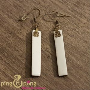 Boucles longues en céramique blanche C. ALLOING