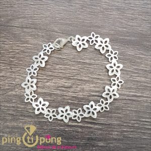 Bracelet fleurs en argent brossé de Kelim design