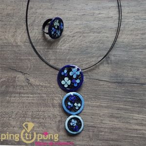 Collier fleurs en émail