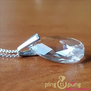 Collier en argent et larme blanche en cristal de Swarovski® de SPARK