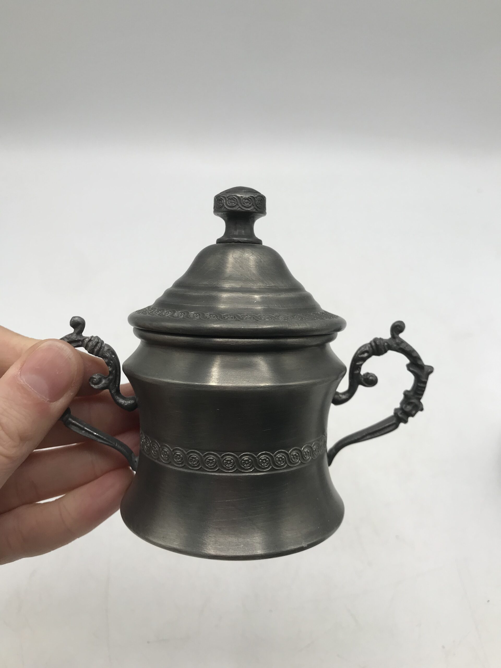 Set 5 pièces pour le café, porcelaine et étain Monopri – Image 2