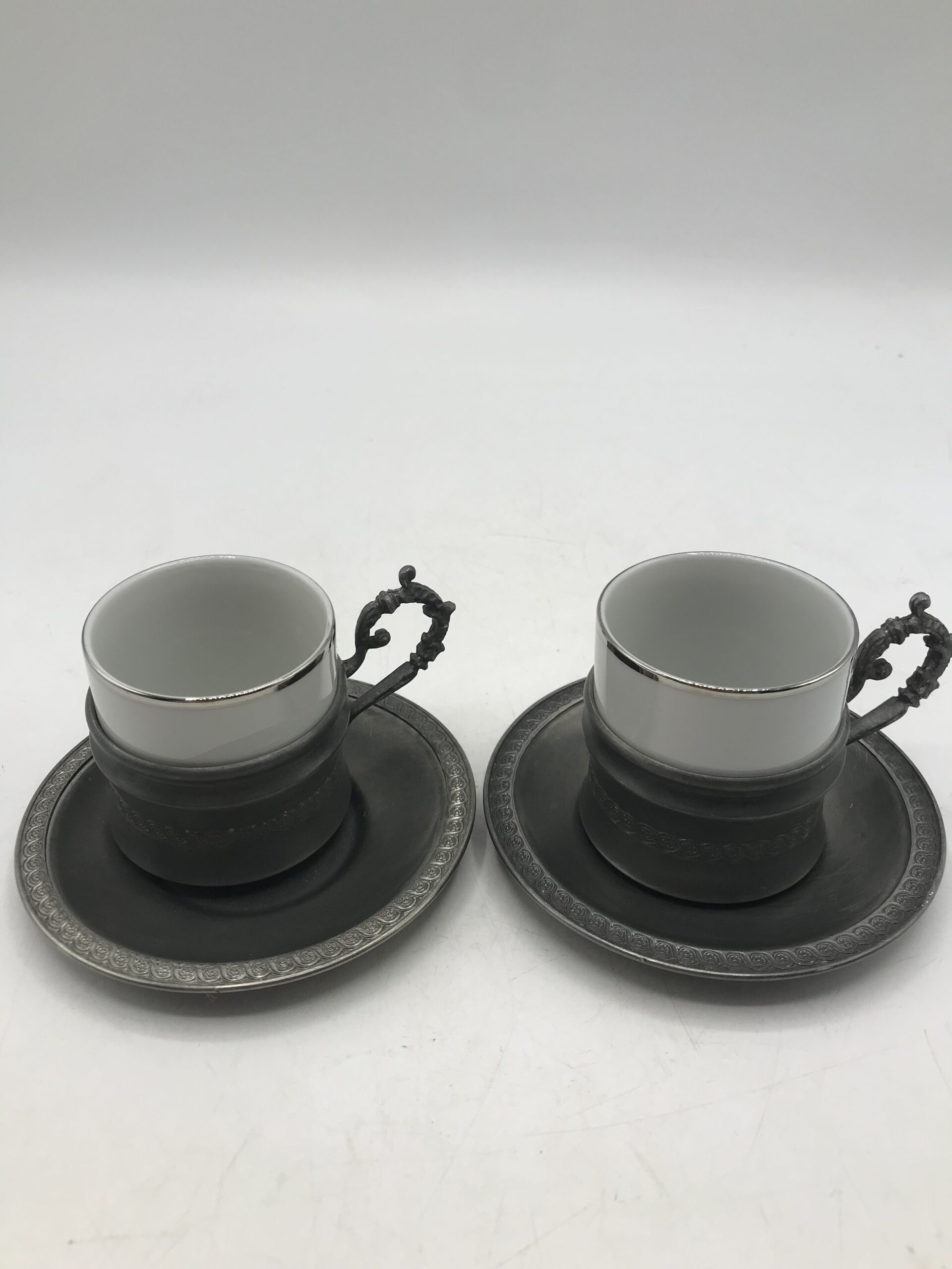 Set 5 pièces pour le café, porcelaine et étain Monopri – Image 4