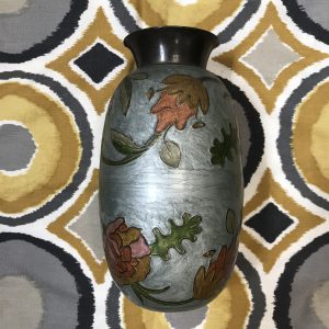 Vase en laiton émaillé japonais